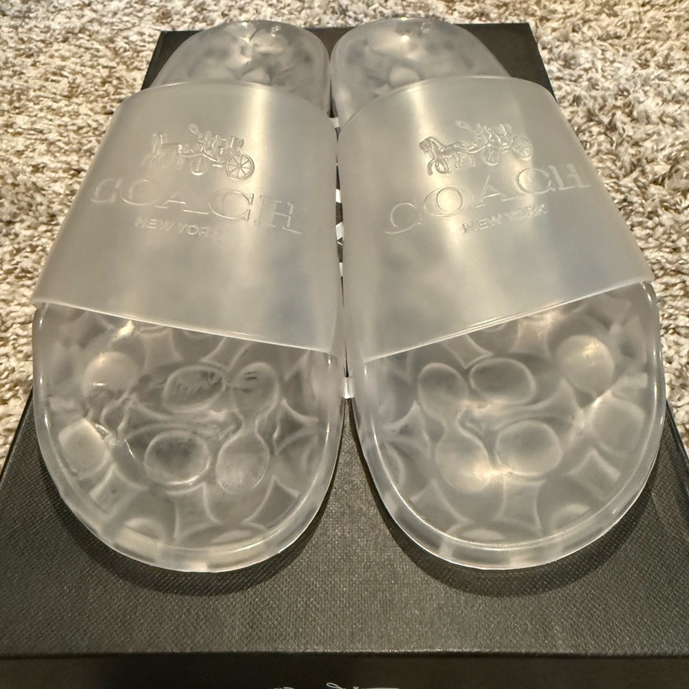 Women’s Coach Slides